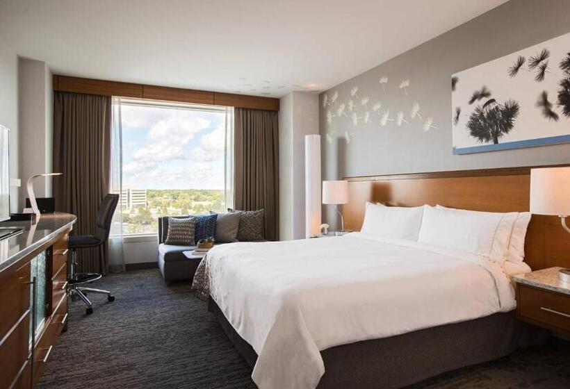 Club Room King Bed, Renaissance Schaumburg Convention Center