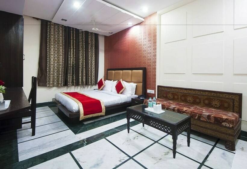 اتاق لوکس, Apra Inn