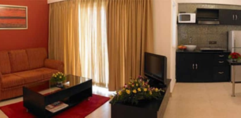 Президентский Люкс, Royal Orchid Golden Suites Pune