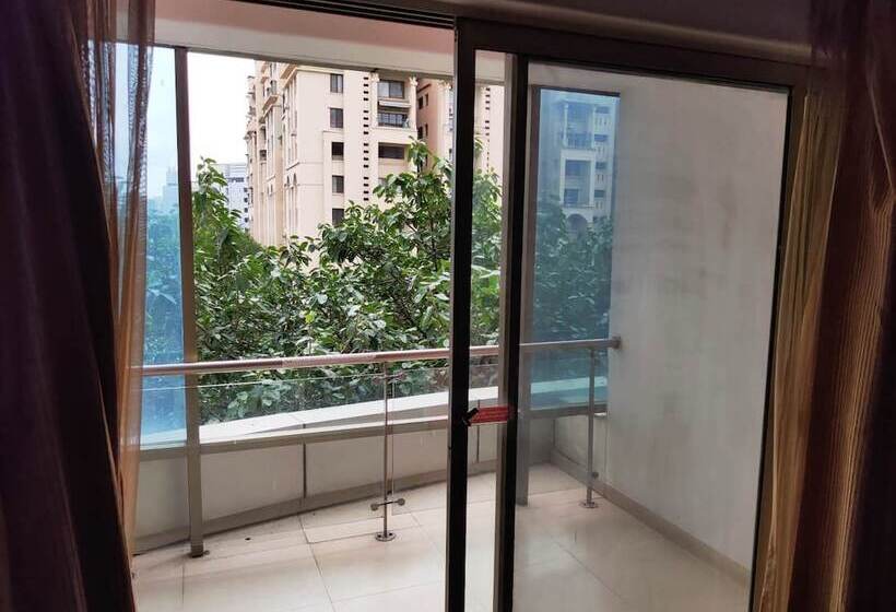 Люкс Повышенной Комфортности, Royal Orchid Golden Suites Pune