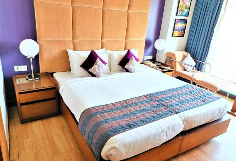 Номер Deluxe, Yogi Executive, Navi Mumbai