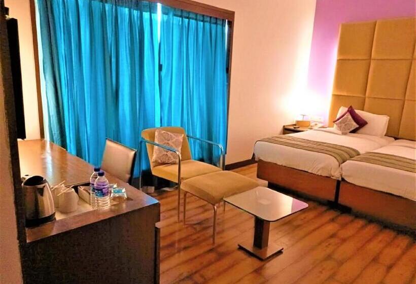 Номер Премиум, Yogi Executive, Navi Mumbai