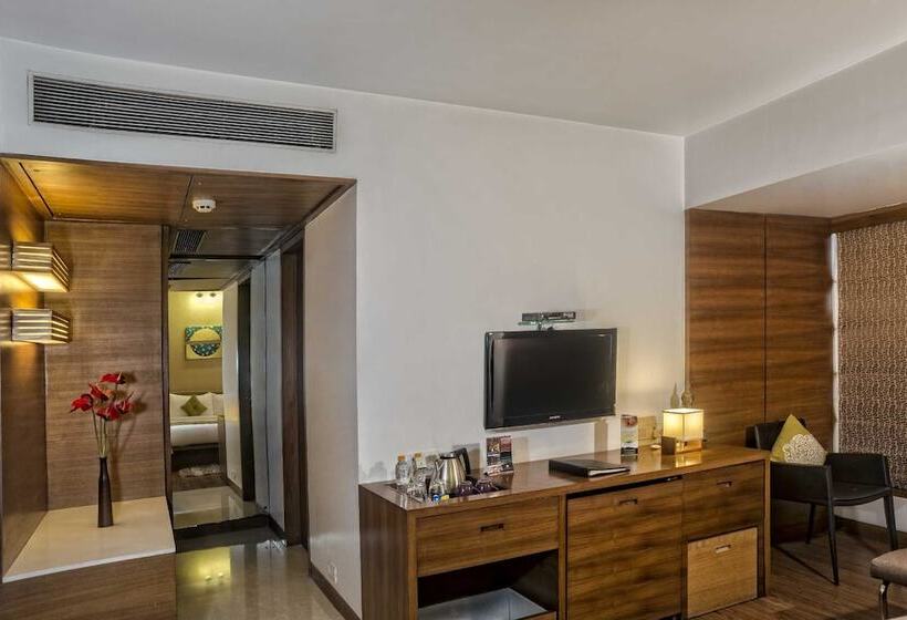 Люкс, Yogi Executive, Navi Mumbai