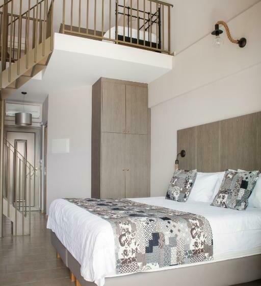 Полулюкс, Royalty Suites Seaside