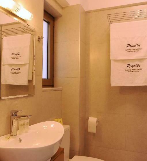 Полулюкс, Royalty Suites Seaside