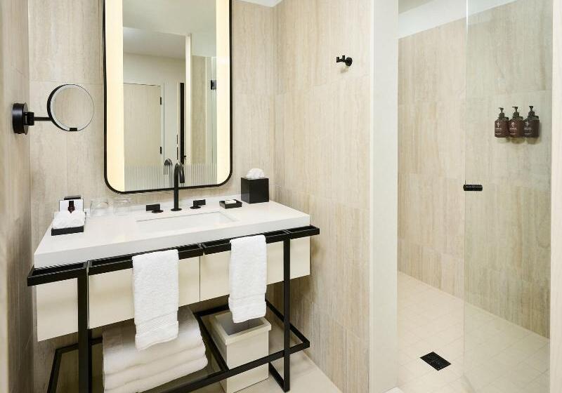 스탠다드 스튜디오 퀸 침대, The Pearle Hotel & Spa, Autograph Collection
