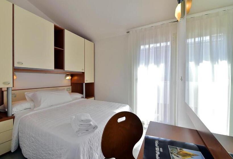 اتاق یک تخته با چشم‌انداز باغ, Villa Elprado