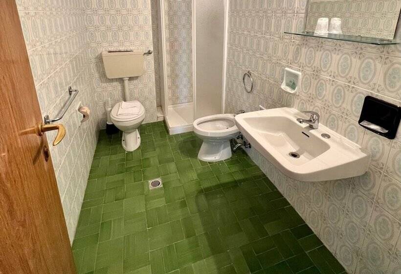 Economy Quadruple Room, Tea  Praia A Mare