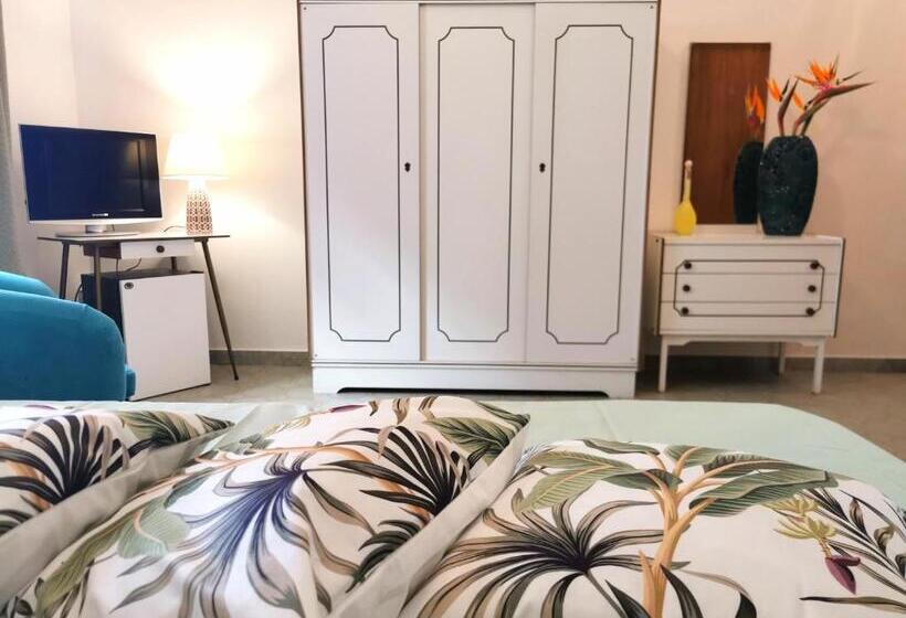 Economy Quadruple Room, Tea  Praia A Mare