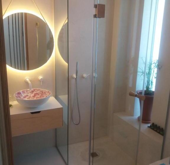 Полулюкс, Ekies All Senses Resort