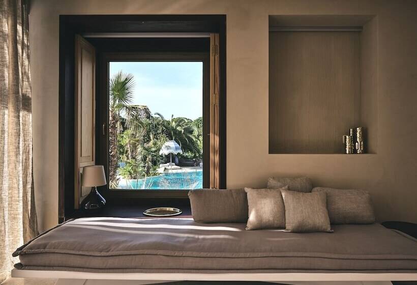 Люкс, Ekies All Senses Resort