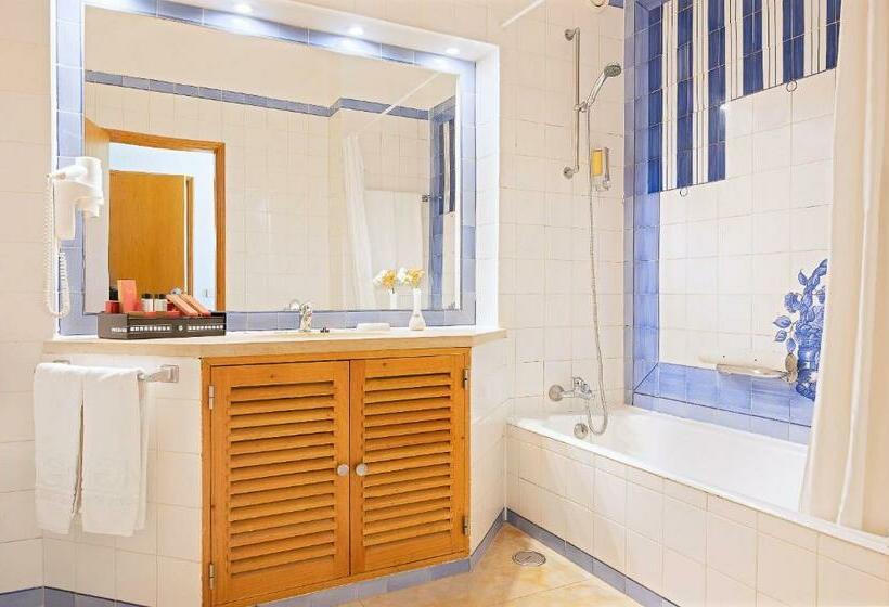 Апартаменты Deluxe 2 Спальни Вид на Море, Grand Muthu Oura View Beach Club