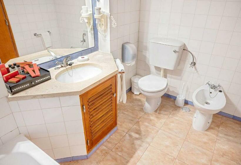 Апартаменты Deluxe 2 Спальни Вид на Море, Grand Muthu Oura View Beach Club