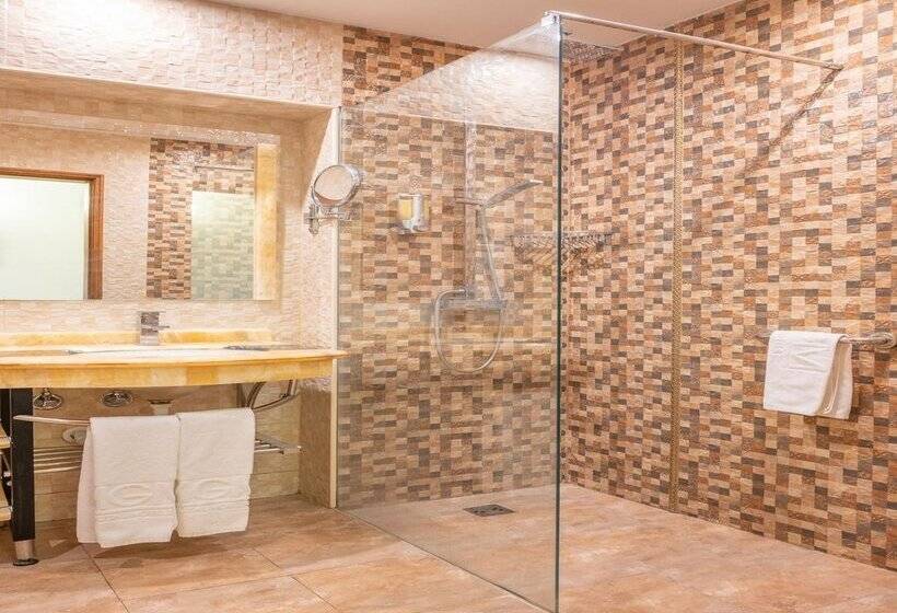 Апартаменты Deluxe 1 Спальня, Grand Muthu Oura View Beach Club