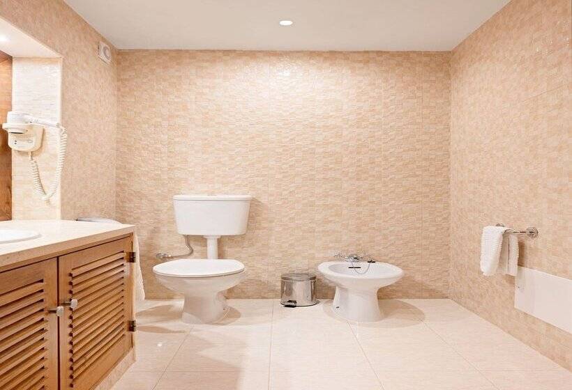 Номер Deluxe, Grand Muthu Oura View Beach Club