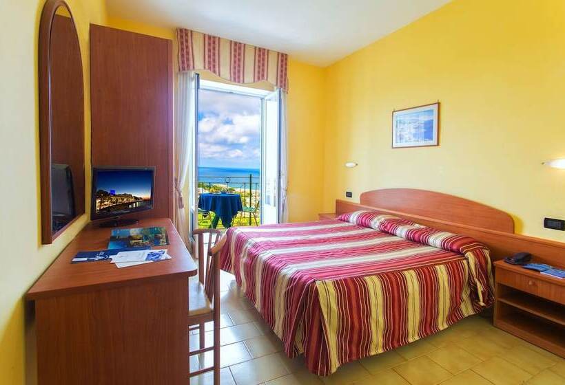 Номер Стандарт Трехместный, Parco Dei Principi Resort & Spa