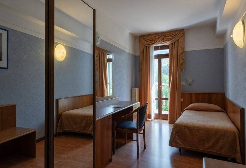 Номер Стандарт Трехместный, Park Hotel Jolanda