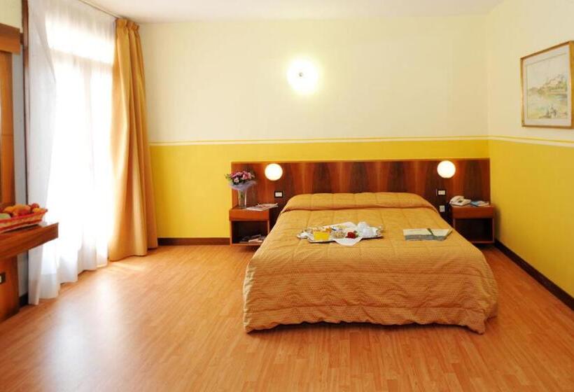 Номер Стандарт, Park Hotel Jolanda