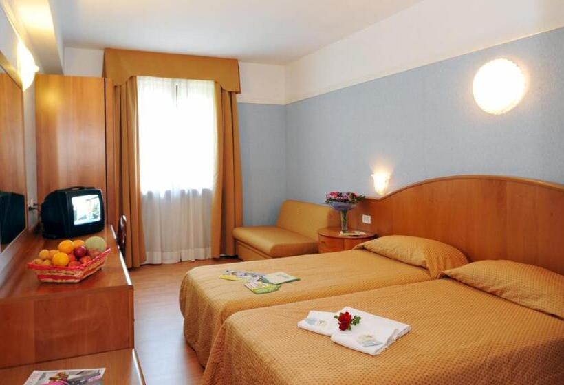 Номер Стандарт, Park Hotel Jolanda