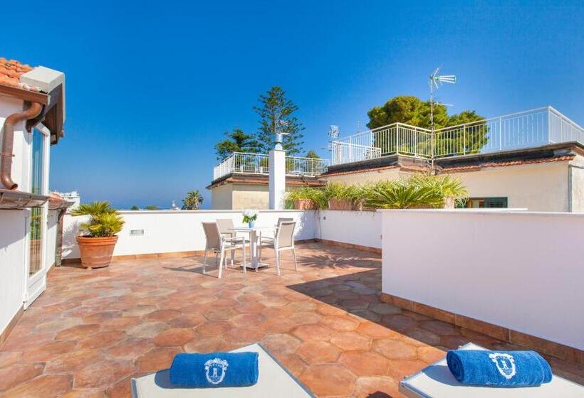 Номер Стандарт с Террасой, Relais Villa Savarese