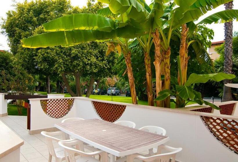 Апартаменты 2 Спальни с Террасой, Diano Sporting Apartments