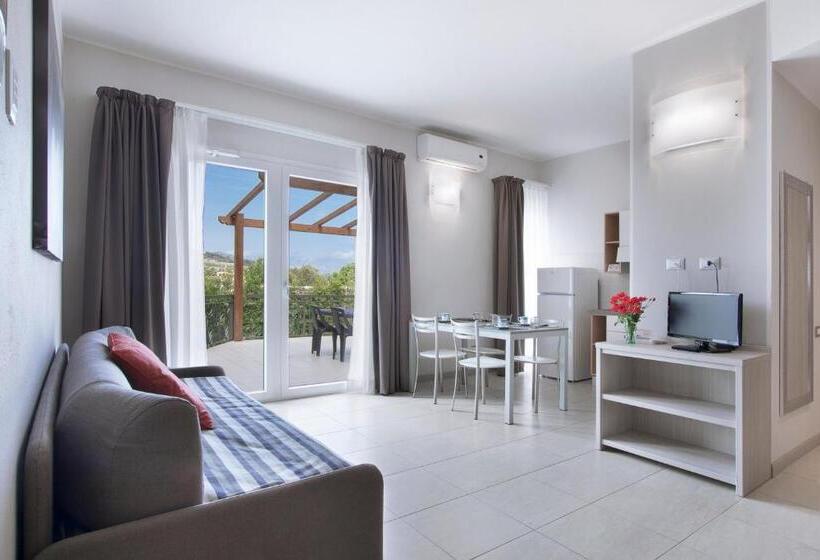 Семейное Студио, Diano Sporting Apartments