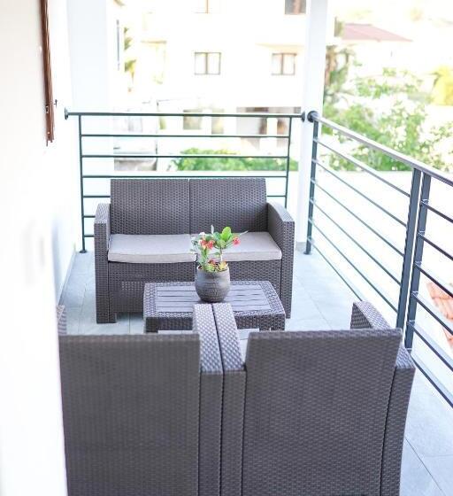 プールの見える１ベッドルームアパートメント, Kamaroporta Luxury Apartments
