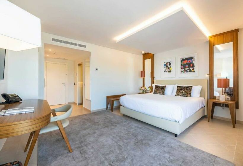 اتاق سوپریور با چشمانداز استخر, Regency Salgados Hotel & Spa