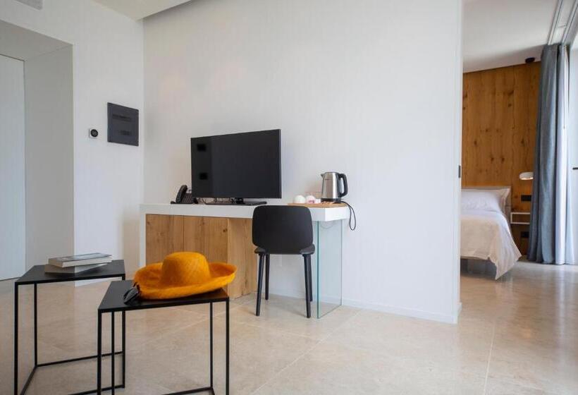 Номер Deluxe Вид на Море с Балконом, Abelia Sea Suites