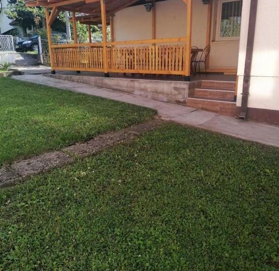 آپارتمان 1 خوابه با چشم‌انداز باغ, Apartmani Rajkovic
