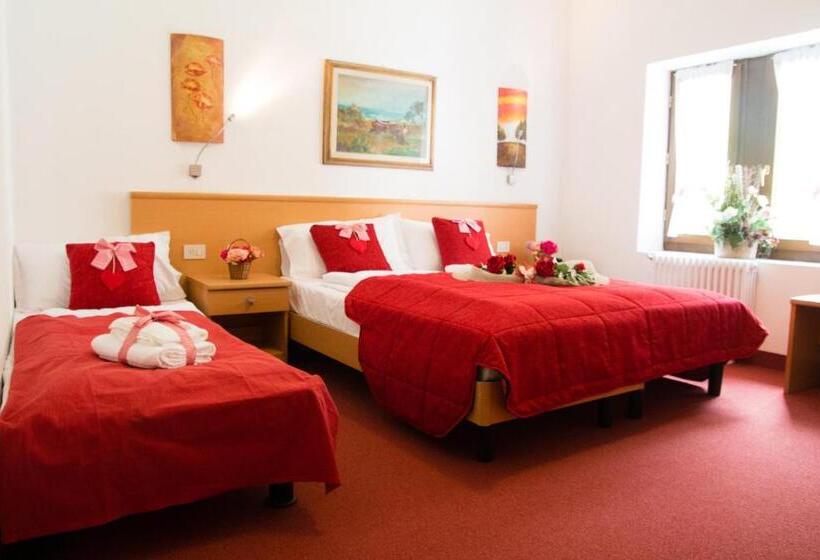 اتاق استاندارد سه نفره, Gh Hotel Piaz