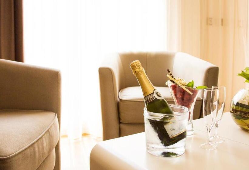 Полулюкс, Montaigne & Spa