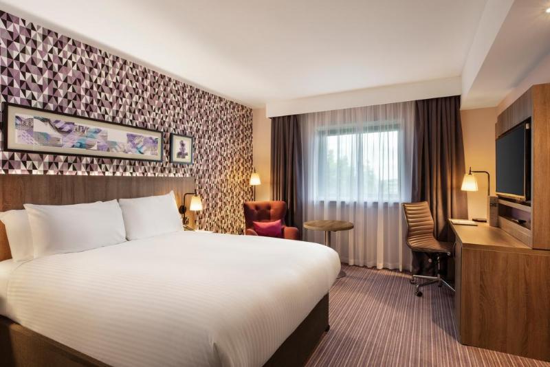 带大床的标准间, Leonardo  London Heathrow Airport