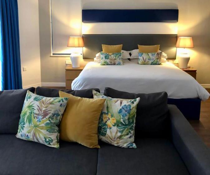 استودیوی سوپریور, Park Lane Boutique Apart