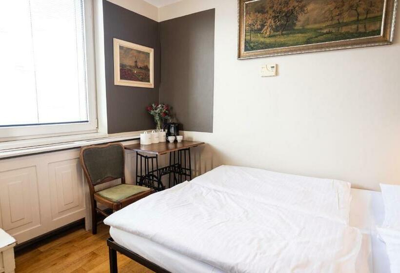 Habitación Estándar Individual, Sir Toby's Hostel