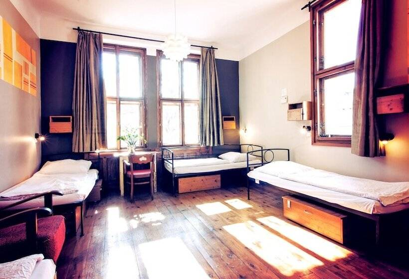 Bed in een Gedeelde Kamer, Sir Toby's Hostel