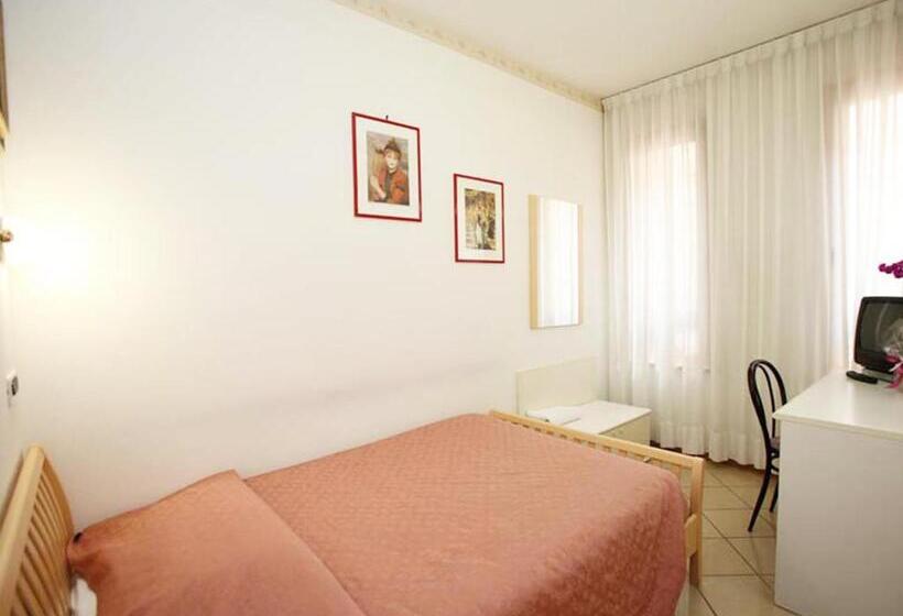 اتاق استاندارد یک نفره, Albergo Bice