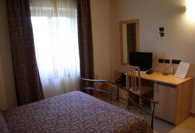 اتاق استاندارد سه نفره, Albergo Bice