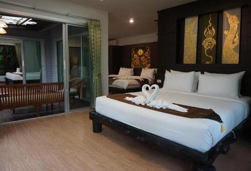 Семейное Бунгало, Rock And Tree House Resort
