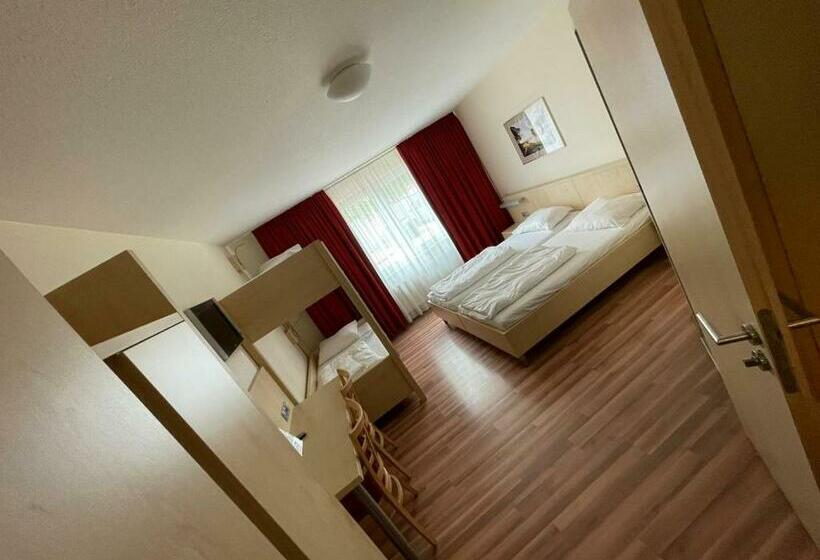 Четырехместный Номер Стандарт, Autohof Hotel Salzbergen