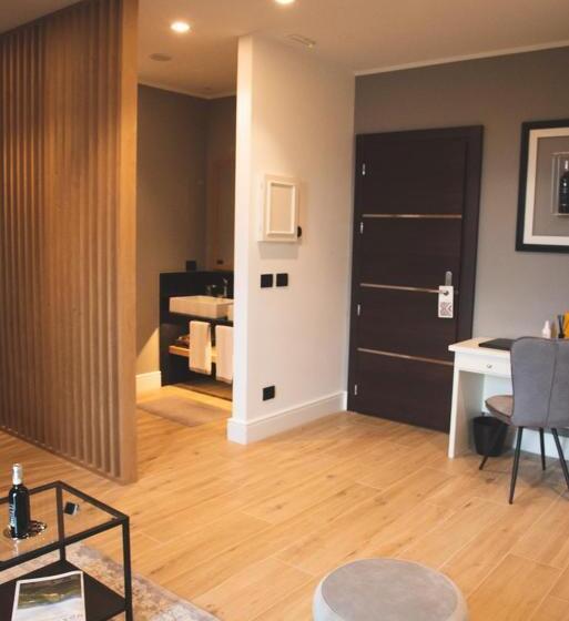 キングサイズベッドのスタンダードルーム, Montalbera Wine Suites