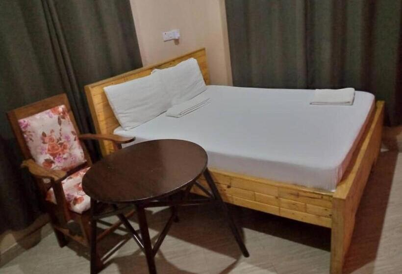 اتاق اکونومی, Kimyakimya Pub & Lodge