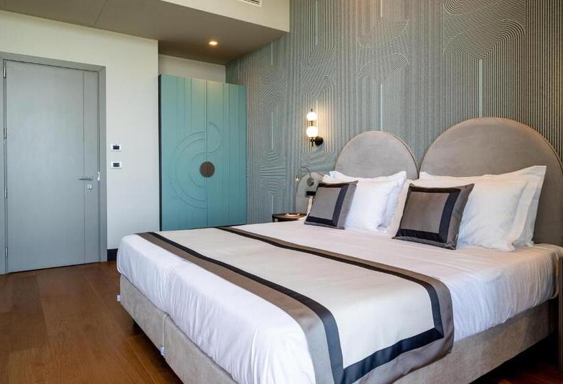 Трехместный Номер Престиж, Grand Hotel Torre Fara