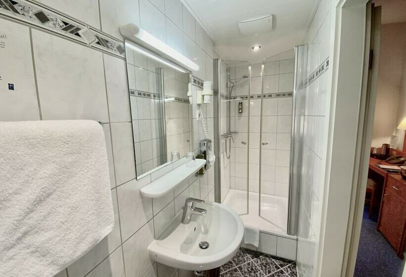 اتاق اکونومی یک تخته, West An Der Bockenheimer Warte