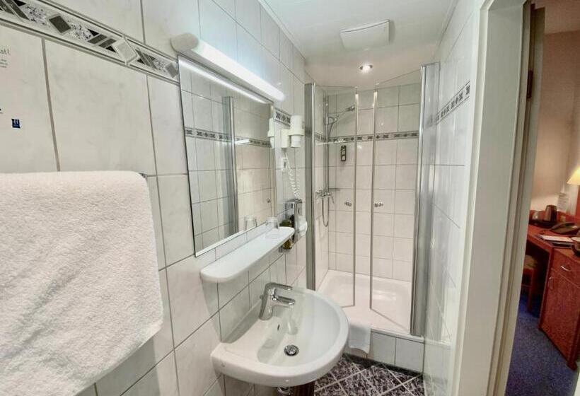 اتاق اکونومی یک تخته, West An Der Bockenheimer Warte