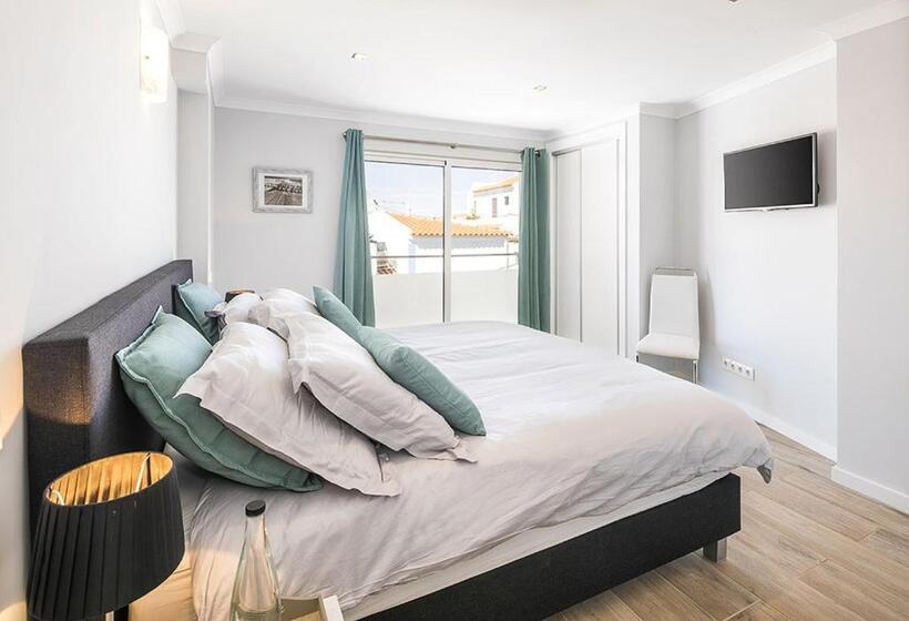 침실 1개 아파트, Villa Benagil With Stunning Views And Roof Terrace With Private Heated Pool