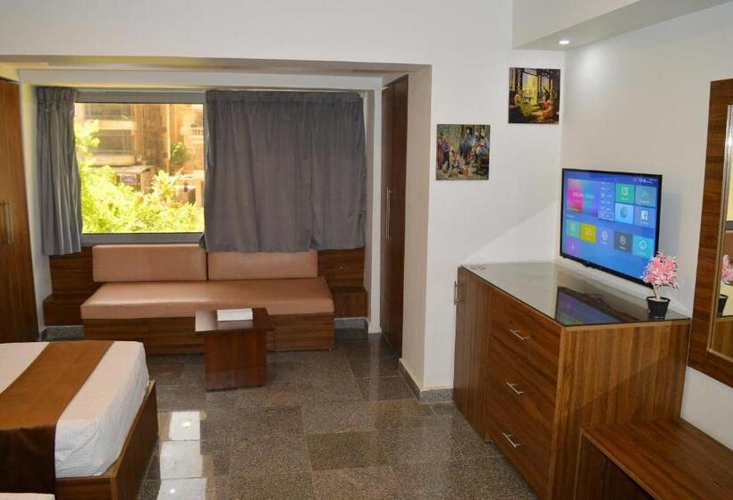اتاق استاندارد با چشم‌انداز شهر, Royal Inn Residence