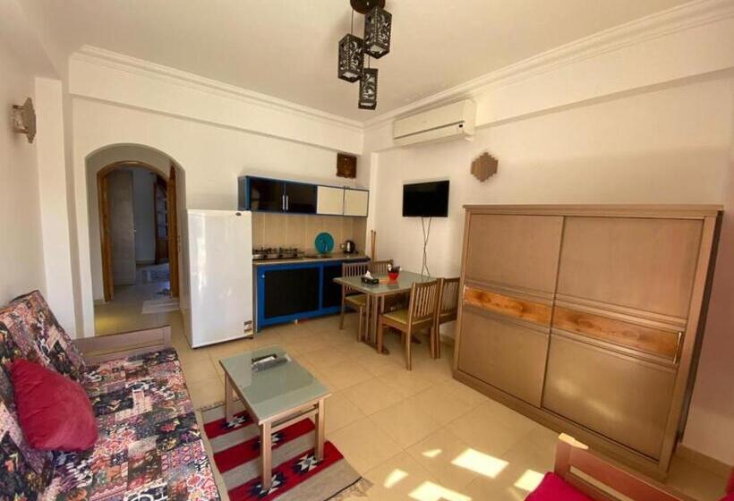 استودیوی لوکس, Villa 22