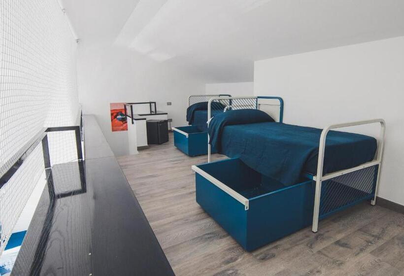 اتاق استاندارد چهار تخته, Ostello Bello Genova