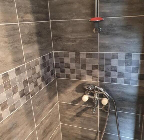 اتاق استاندارد سه نفره, Guest House Jasmin